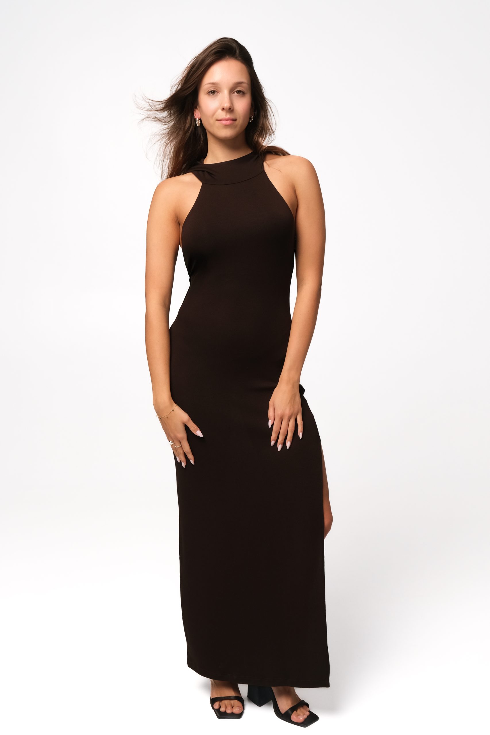 Sukienka maxi z kapturem dark brown - obrazek 2